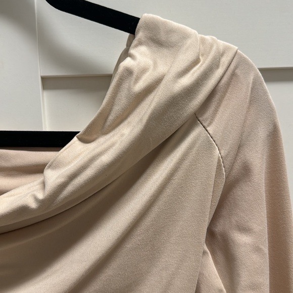 Cream coloured never worn shirt - Picture 2 of 2